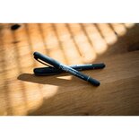 DOT Painting eines eigenen Fotos auf eine herzförmige Leinwand gespannt