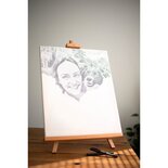 DOT Painting eines eigenen Fotos auf eine herzförmige Leinwand gespannt