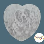 DOT Painting eines eigenen Fotos auf eine herzförmige Leinwand gespannt